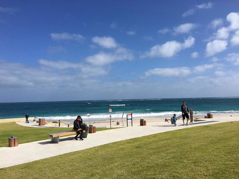 Magnificent Beach Retreat - Accommodation Newcastle 32