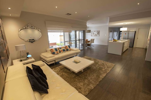 Magnificent Beach Retreat - Accommodation Newcastle 23