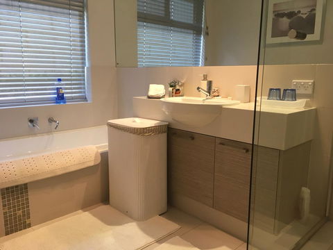 Magnificent Beach Retreat - Accommodation Newcastle 20