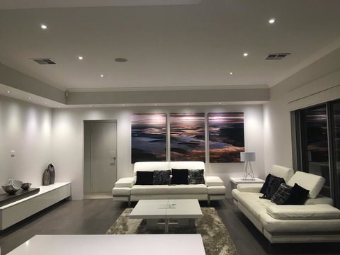 Magnificent Beach Retreat - Accommodation Newcastle 28