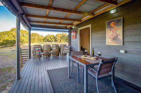 Windfall Estate Vineyard Cottage - Accommodation Newcastle 2