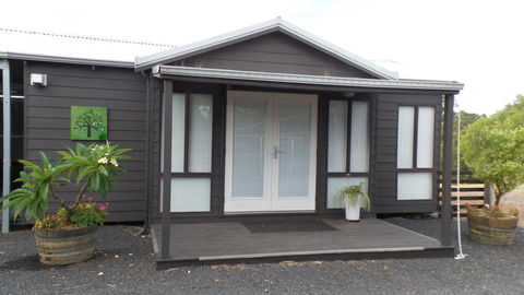 Windfall Estate Vineyard Cottage - Accommodation Newcastle 15