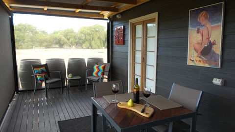 Windfall Estate Vineyard Cottage - Accommodation Newcastle 4