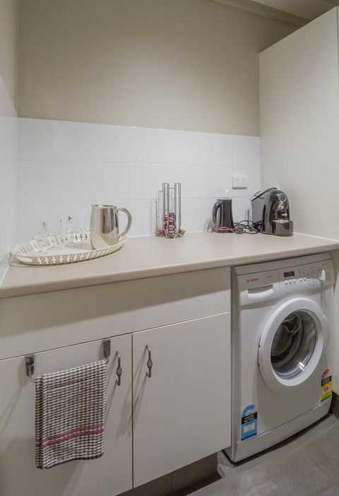 Windfall Estate Vineyard Cottage - Accommodation Newcastle 6