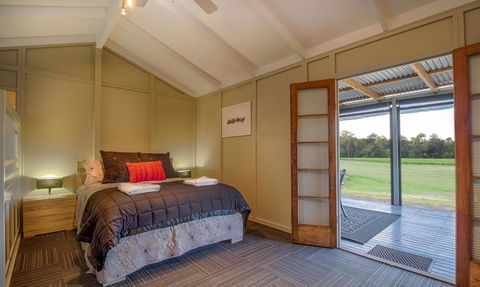 Windfall Estate Vineyard Cottage - Accommodation Newcastle 1