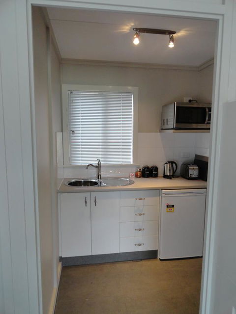 Windfall Estate Vineyard Cottage - Accommodation Newcastle 5