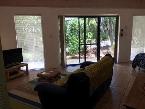 Par La Mer - Accommodation Newcastle 13