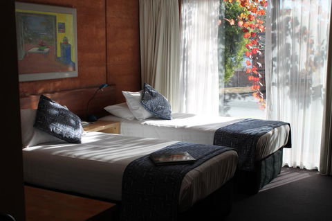 The Pemberton Hotel - Accommodation Newcastle 6