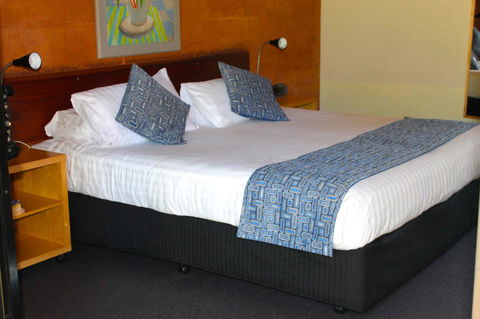The Pemberton Hotel - Accommodation Newcastle 2
