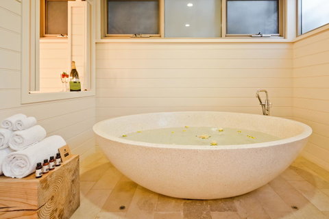 Injidup Spa Retreat - Accommodation Newcastle 7