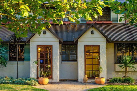 Sienna Lodge - Accommodation Newcastle 8