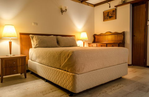 Sienna Lodge - Accommodation Newcastle 4