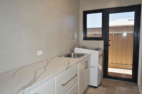 27 Corella Court - Accommodation Newcastle 15