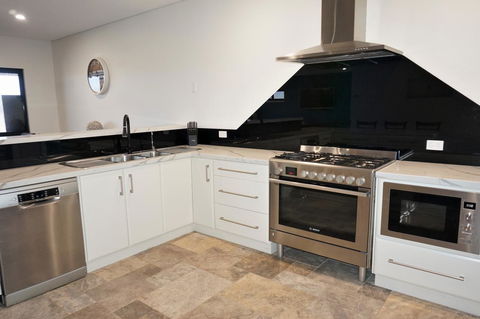 27 Corella Court - Accommodation Newcastle 4