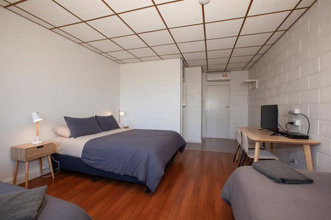 EUCLA MOTOR HOTEL - Accommodation Newcastle 3