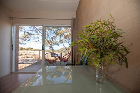EUCLA MOTOR HOTEL - Accommodation Newcastle 12