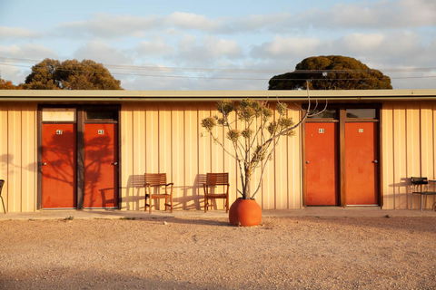 EUCLA MOTOR HOTEL - Accommodation Newcastle 7