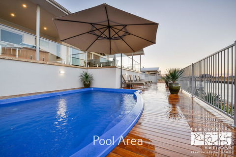 27 Kestrel Place - With Pool And Jetty - Accommodation Newcastle 16