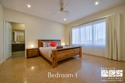 27 Kestrel Place - With Pool And Jetty - Accommodation Newcastle 7