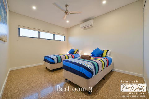 27 Kestrel Place - With Pool And Jetty - Accommodation Newcastle 11