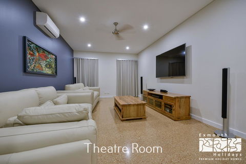 27 Kestrel Place - With Pool And Jetty - Accommodation Newcastle 6