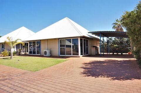 Osprey Holiday Village Unit 102 - Accommodation Newcastle 1