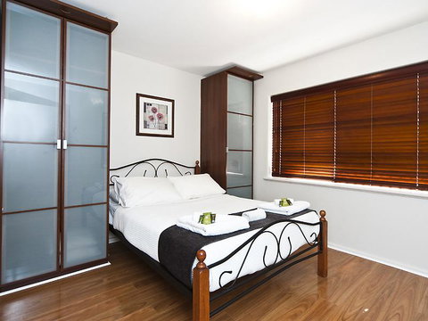 Lucy's House - Accommodation Newcastle 2