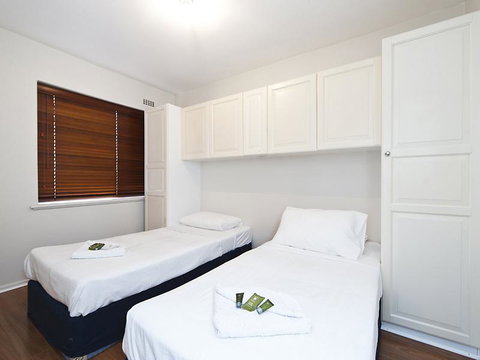 Lucy's House - Accommodation Newcastle 6