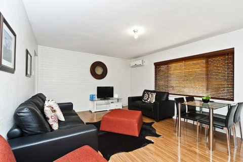 Lucy's House - Accommodation Newcastle 3