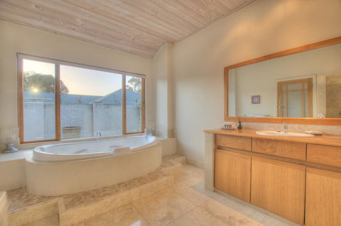 Moana Spa Villas - Prime Yallingup Location - Accommodation Newcastle 17