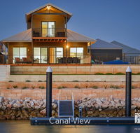 8 Kestrel Place - PRIVATE JETTY  POOL - Accommodation Newcastle