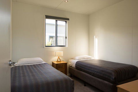 Swansea Beach Chalets - Accommodation Newcastle 3