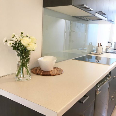 Sandy Bay Studio Apartment - Accommodation Newcastle 4