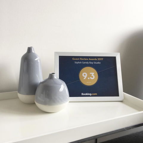 Sandy Bay Studio Apartment - Accommodation Newcastle 10