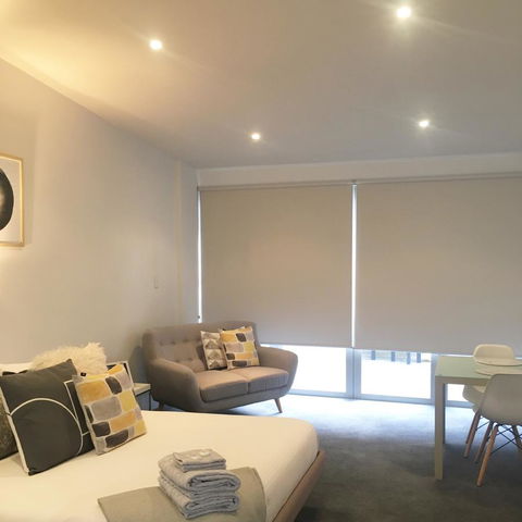 Sandy Bay Studio Apartment - Accommodation Newcastle 2