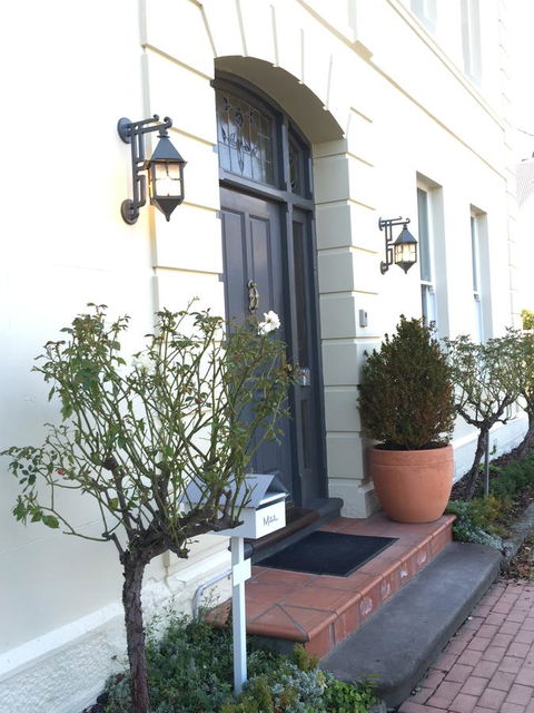 Clydesdale Manor - Accommodation Newcastle 4