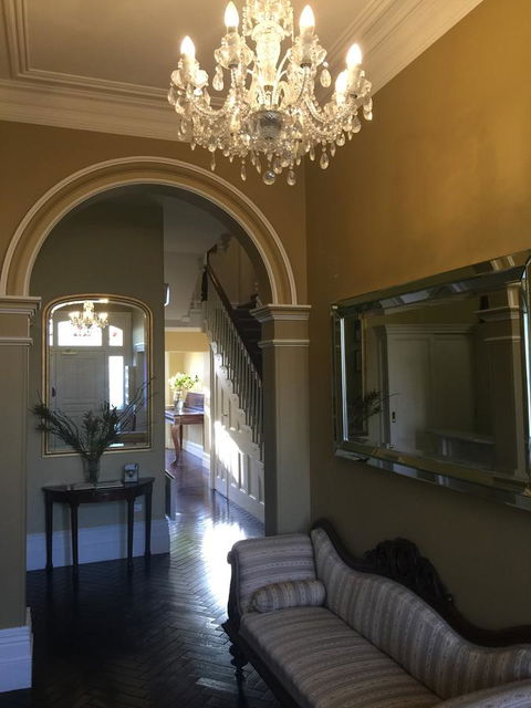 Clydesdale Manor - Accommodation Newcastle 6
