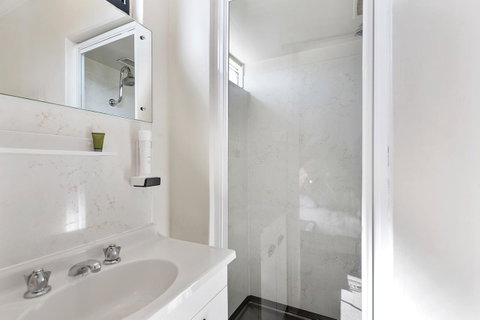The Cornwall Boutique Hotel - Accommodation Newcastle 7