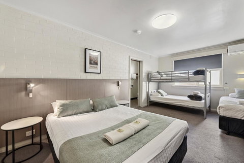 The Cornwall Boutique Hotel - Accommodation Newcastle 8