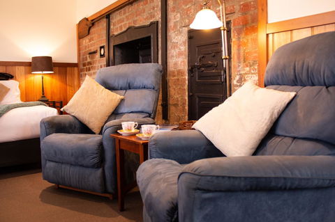 Stanley Hotel & Apartments - Accommodation Newcastle 3