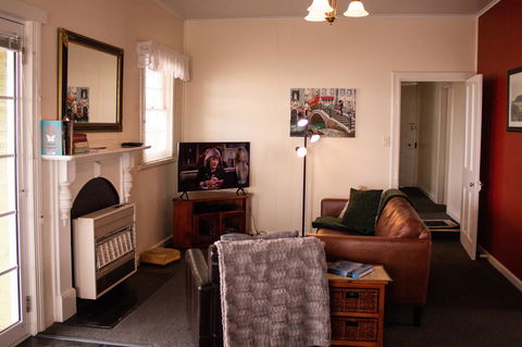 Stanley Hotel & Apartments - Accommodation Newcastle 7
