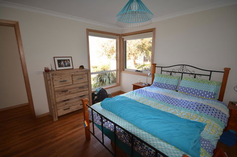 Seascape Beach House - Accommodation Newcastle 17