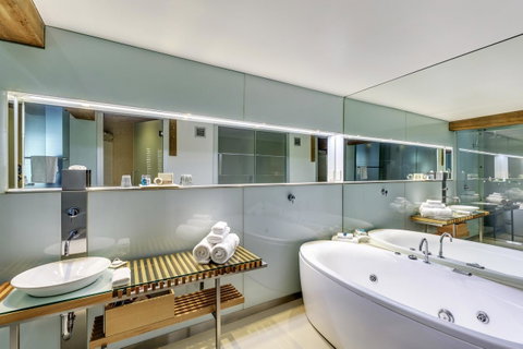 The Henry Jones Art Hotel - Accommodation Newcastle 20