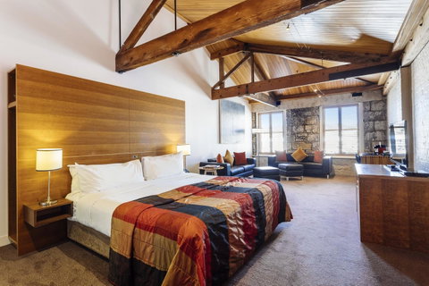 The Henry Jones Art Hotel - Accommodation Newcastle 6