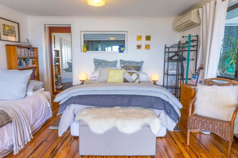 Million Dollar Views - Accommodation Newcastle 27