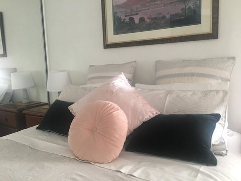 Million Dollar Views - Accommodation Newcastle 11