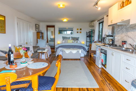 Million Dollar Views - Accommodation Newcastle 29