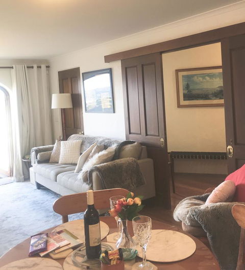 Million Dollar Views - Accommodation Newcastle 10
