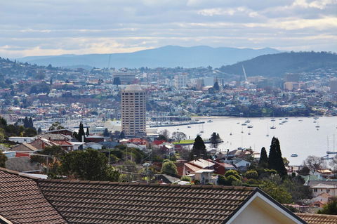 Million Dollar Views - Accommodation Newcastle 35