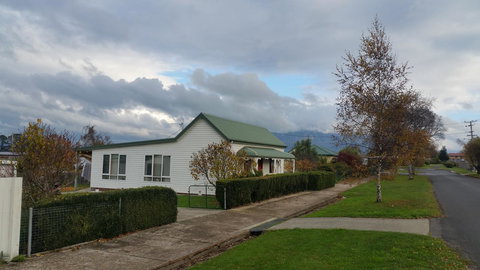 Grace Cottage - Accommodation Newcastle 3